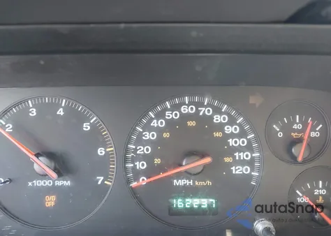 2001 Jeep Grand Cherokee Laredo z USA, uszkodzony, nr VIN 1J4GW48S41C611508